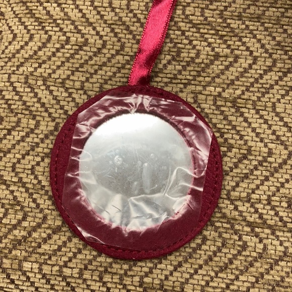 Avon red velvet handbag - Picture 3 of 4